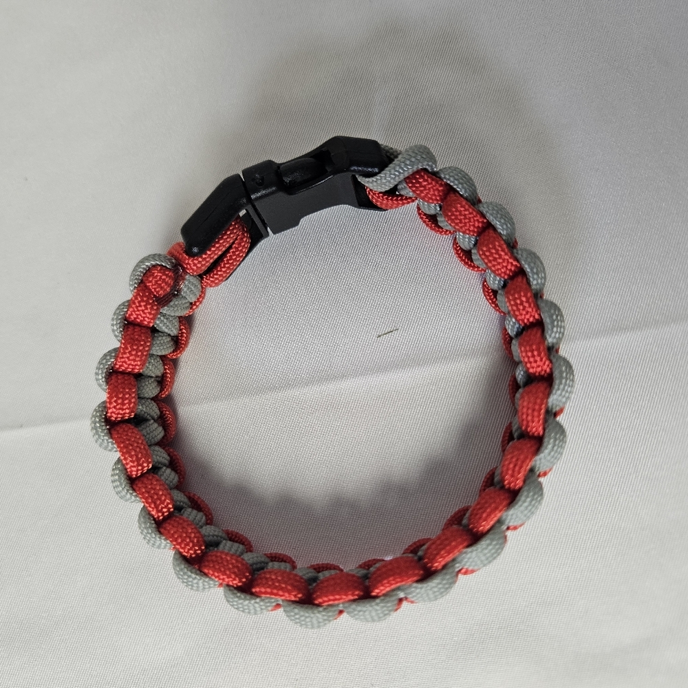 Handmade Red and Gray 550‎ Paracord Bracelet Size 9" - Picture 2 of 4